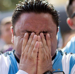 Don’t Cry Fans of Argentina